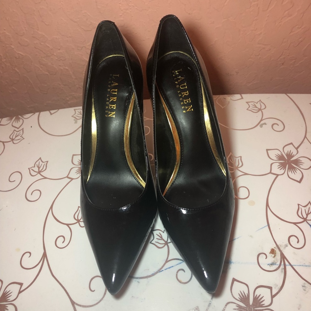 Ralph Lauren pumps !